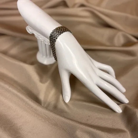 Vintage ART Signed Silver Tone Mesh Bangle Bracelet Fold-Over Clasp A17 - Picture 3 of 9